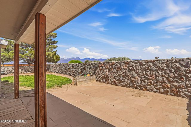 2140 Sagecrest Avenue, Las Cruces, NM 88011