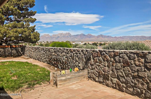 2140 Sagecrest Avenue, Las Cruces, NM 88011