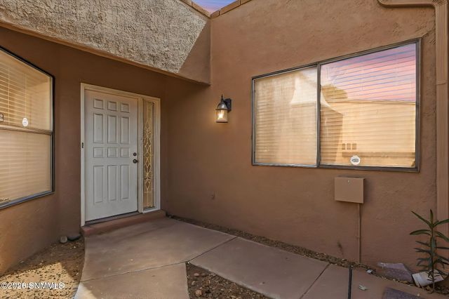 2140 Sagecrest Avenue, Las Cruces, NM 88011