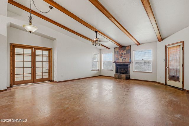 2140 Sagecrest Avenue, Las Cruces, NM 88011