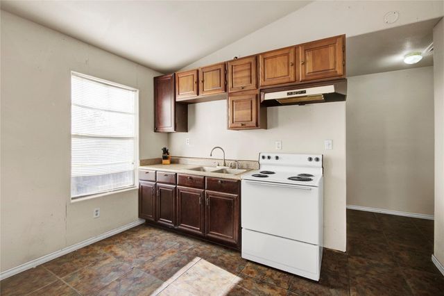 411 County Road 912a, Brazoria, TX 77422