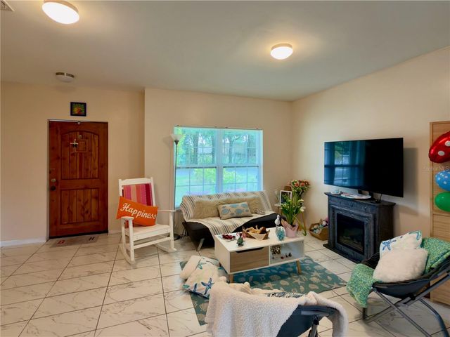 402 E MAPLE STREET, Winter Garden, FL 34787