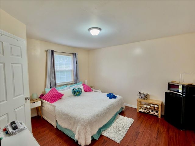 402 E MAPLE STREET, Winter Garden, FL 34787