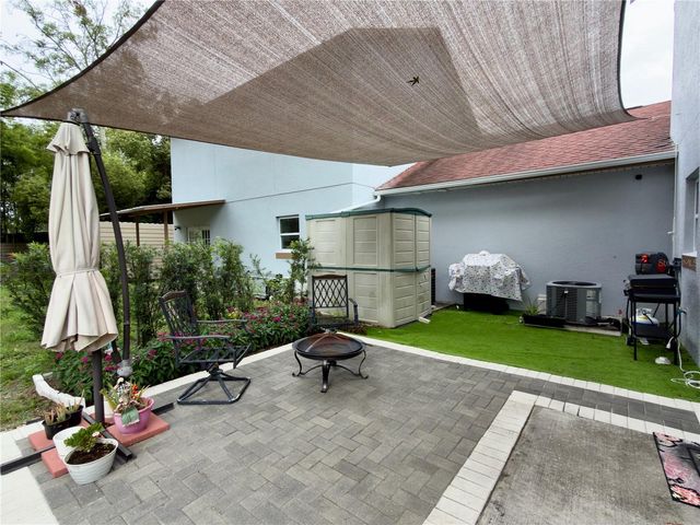 402 E MAPLE STREET, Winter Garden, FL 34787