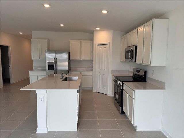 2185 LASSO LOOP, Eagle Lake, FL 33839