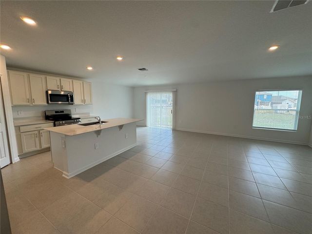 2185 LASSO LOOP, Eagle Lake, FL 33839