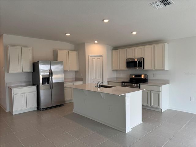 2185 LASSO LOOP, Eagle Lake, FL 33839