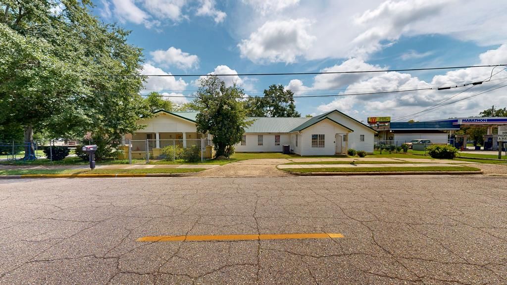 104 N Herring Street, Dothan, AL 36303