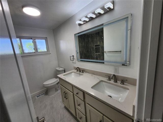 210 E Geddes Avenue, Littleton, CO 80122
