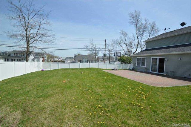 106 Roosevelt Avenue, Massapequa, NY 11758