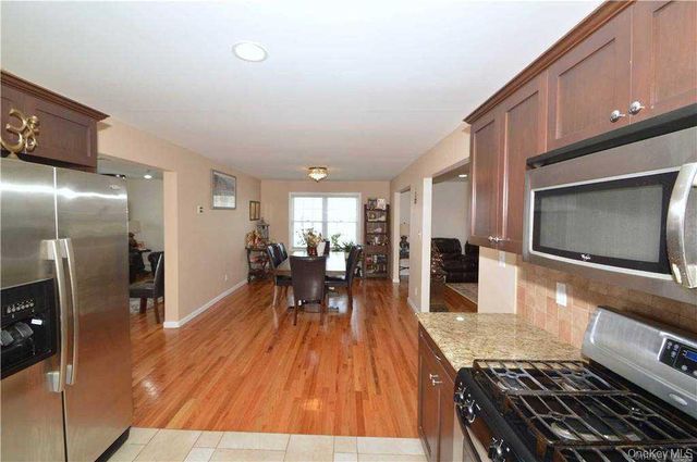 106 Roosevelt Avenue, Massapequa, NY 11758