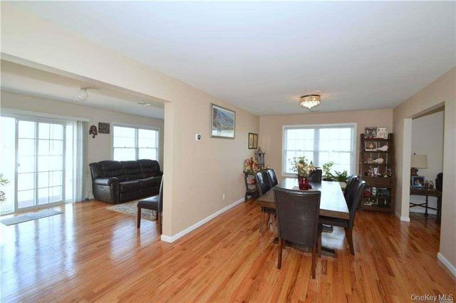 106 Roosevelt Avenue, Massapequa, NY 11758