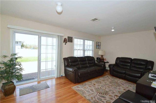 106 Roosevelt Avenue, Massapequa, NY 11758