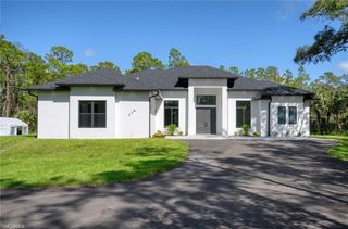 219 33rd AVE NW, Naples, FL 34120
