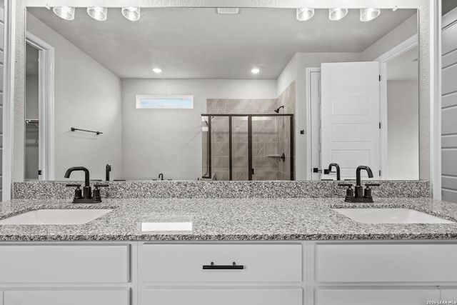 549 ENGLEWOOD LN, Castroville, TX 78009