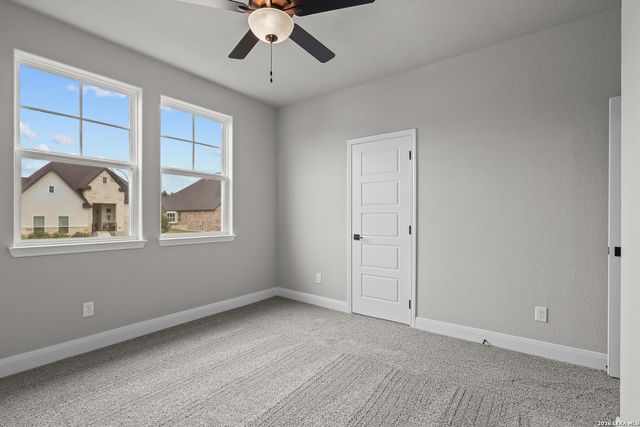 549 ENGLEWOOD LN, Castroville, TX 78009