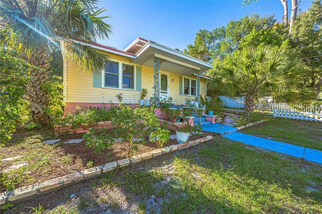 236 N SALISBURY AVENUE, Deland, FL 32720