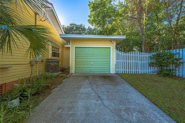236 N SALISBURY AVENUE, Deland, FL 32720