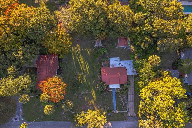 236 N SALISBURY AVENUE, Deland, FL 32720