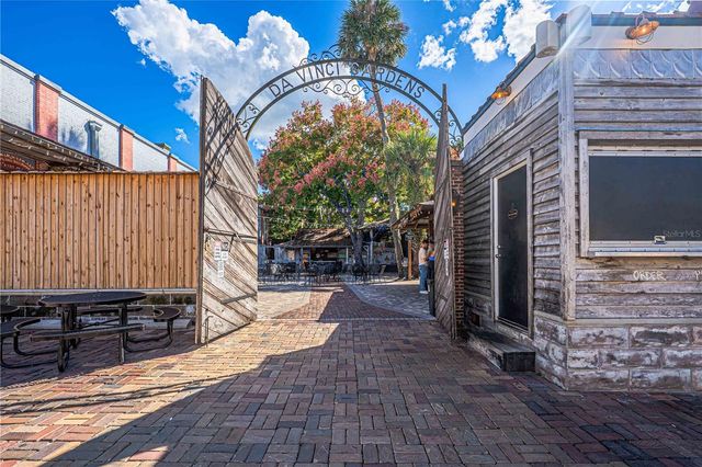 236 N SALISBURY AVENUE, Deland, FL 32720