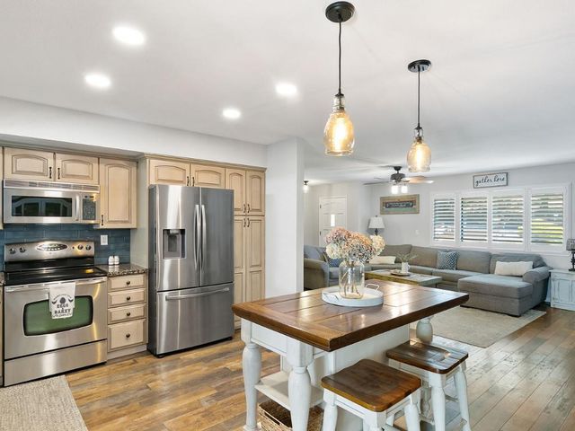 593 Short Rd, Diamond Springs, CA 95619