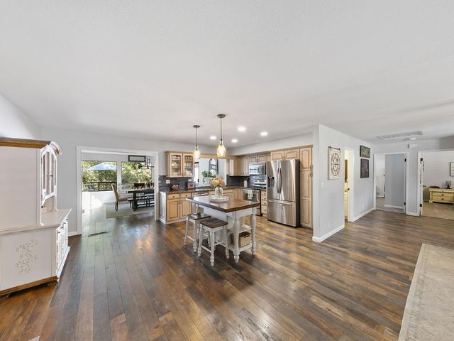 593 Short Rd, Diamond Springs, CA 95619