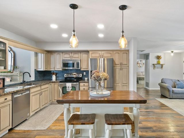 593 Short Rd, Diamond Springs, CA 95619