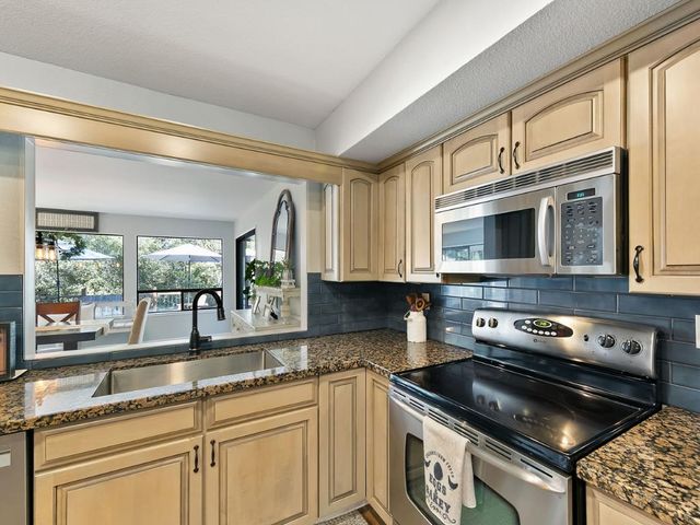 593 Short Rd, Diamond Springs, CA 95619