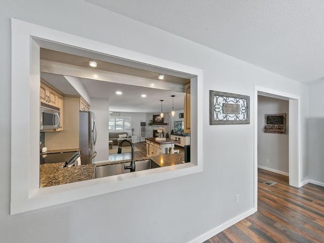 593 Short Rd, Diamond Springs, CA 95619