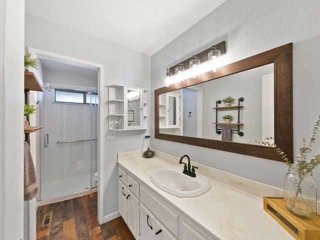 593 Short Rd, Diamond Springs, CA 95619