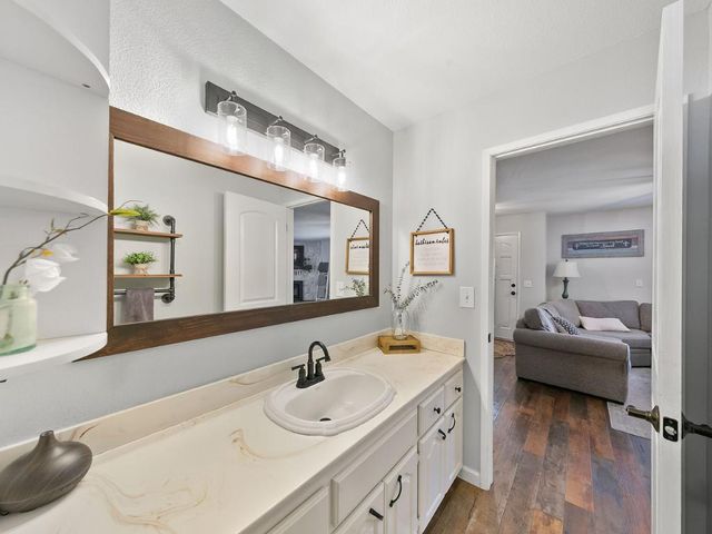 593 Short Rd, Diamond Springs, CA 95619