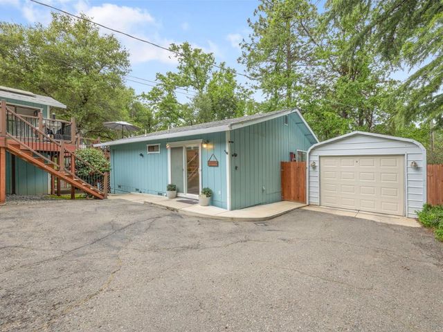 593 Short Rd, Diamond Springs, CA 95619