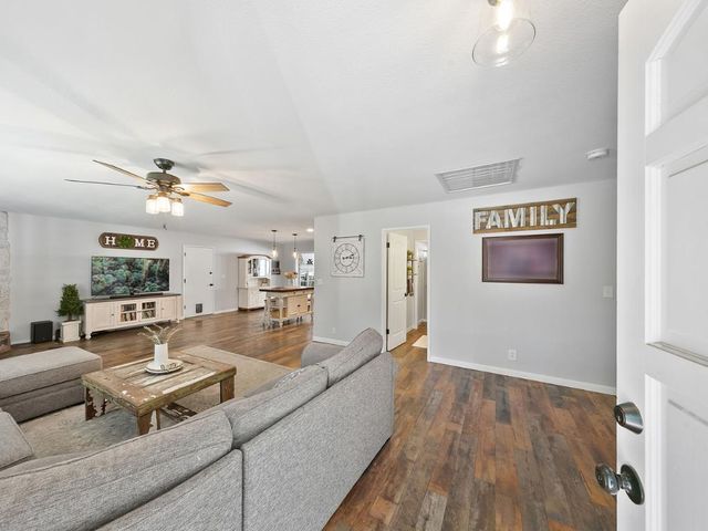 593 Short Rd, Diamond Springs, CA 95619