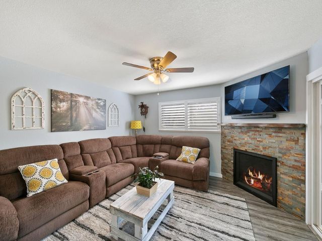 593 Short Rd, Diamond Springs, CA 95619