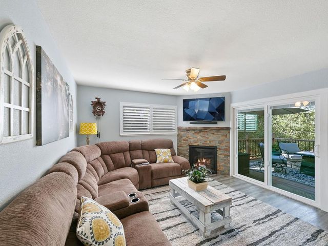 593 Short Rd, Diamond Springs, CA 95619