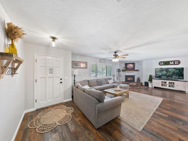 593 Short Rd, Diamond Springs, CA 95619