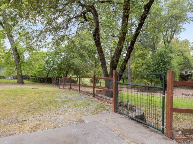 593 Short Rd, Diamond Springs, CA 95619