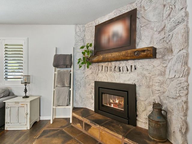 593 Short Rd, Diamond Springs, CA 95619