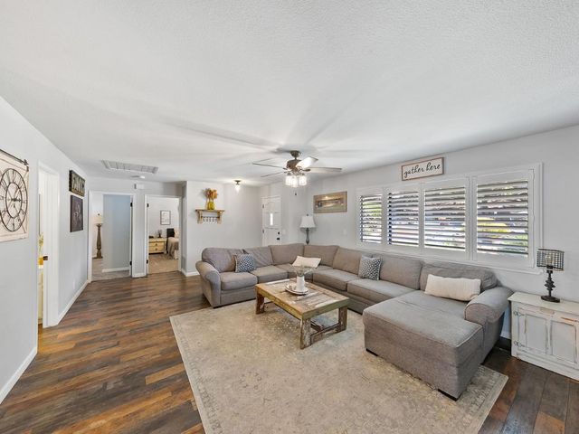 593 Short Rd, Diamond Springs, CA 95619