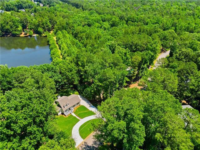 7900 Sweetwater Drive, Douglasville, GA 30135