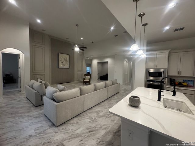 1603 Oak Willow, San Antonio, TX 78245