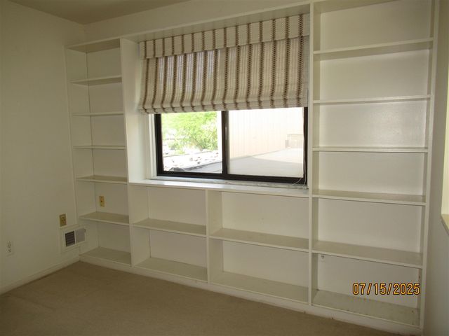 1 Westbury Court, Ann Arbor, MI 48105