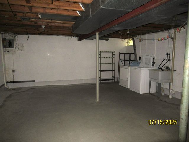 1 Westbury Court, Ann Arbor, MI 48105