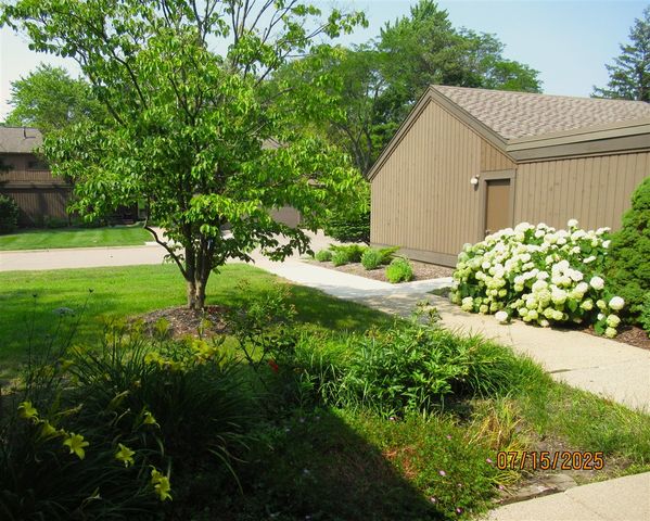 1 Westbury Court, Ann Arbor, MI 48105