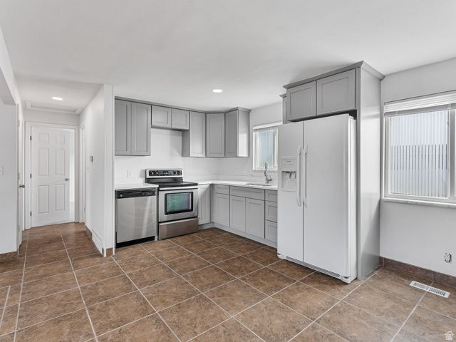 3621 S PATRIOT DR, Magna, UT 84044