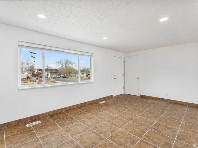 3621 S PATRIOT DR, Magna, UT 84044