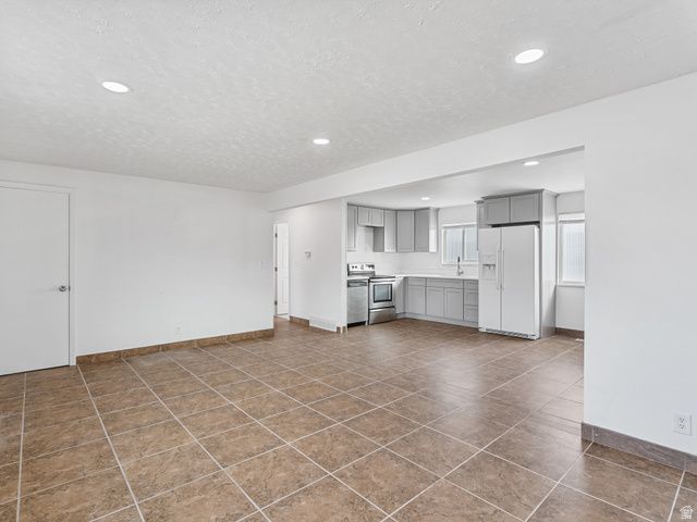 3621 S PATRIOT DR, Magna, UT 84044