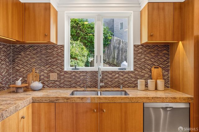 1135 Portola Drive, San Francisco, CA 94127