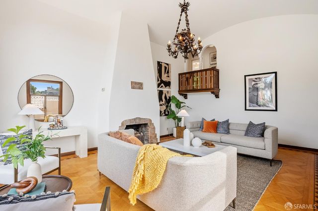1135 Portola Drive, San Francisco, CA 94127