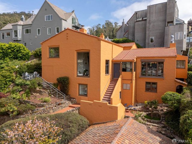 1135 Portola Drive, San Francisco, CA 94127